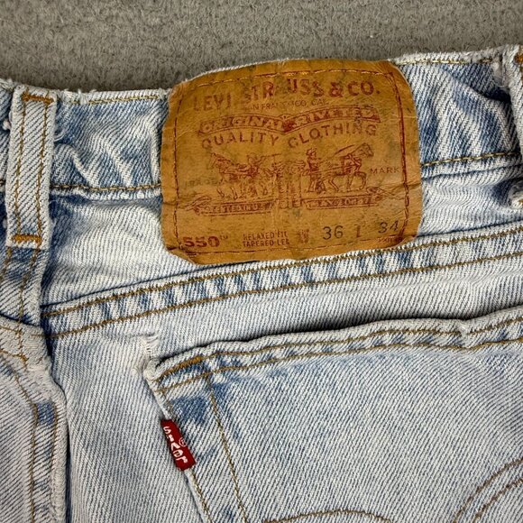 VTG Levi's Shorts Women's 32" x 3" Jeans 90's Denim Cut Off High Waist - Picture 6 of 7
